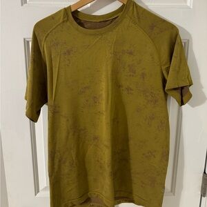 Lululemon metal vent tech t-shirt